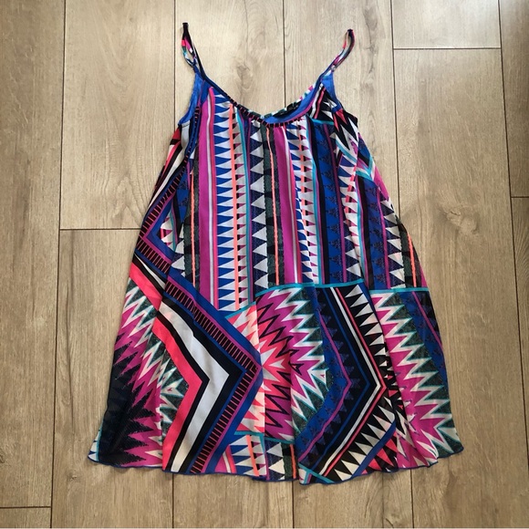 Express Geometric Pattern Dress - Picture 5 of 7